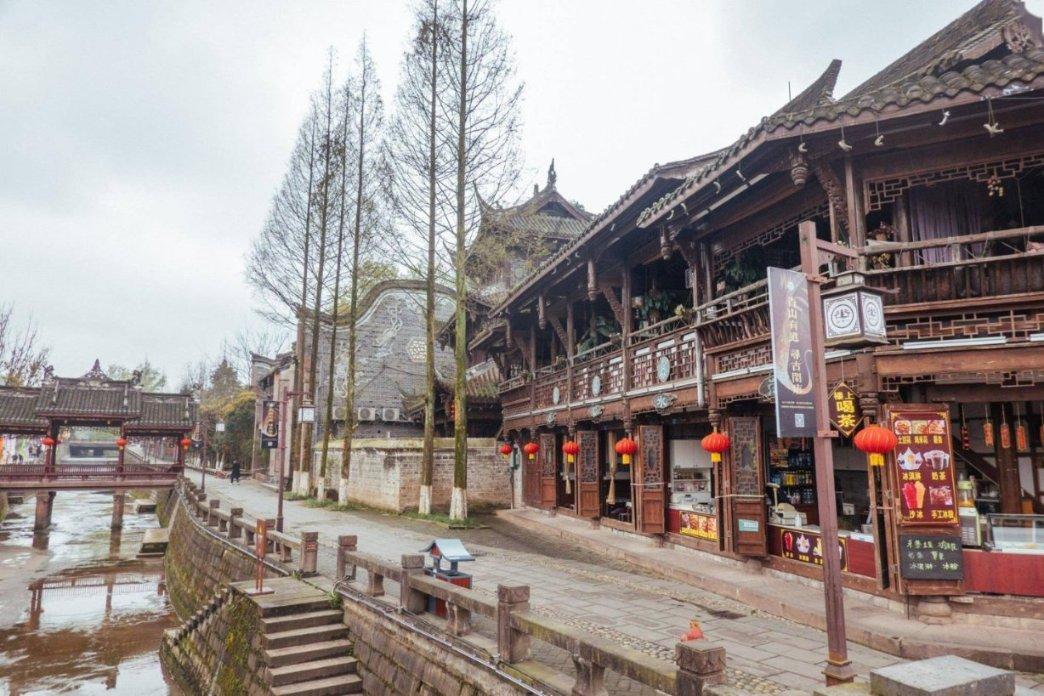《你是我的荣耀》剧透，“乔晶晶”造型甜美，“于途”神秘感十足